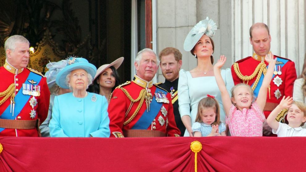 Regina vrea împăcare cu Meghan Markle și cu Prințul Harry! Ce gest a făcut pentru aceștia?