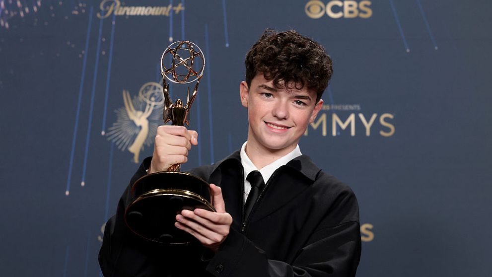 S-a învoit de la școală ca să-și ridice trofeul! Owen Cooper, puștiul de numai 15 ani din Adolescence, a intrat în istorie ca cel mai tânăr bărbat premiat cu un Emmy
