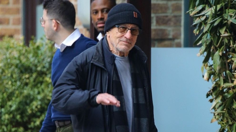 Timpul nu iartă pe nimeni: o legendă a Hollywood-ului, de nerecunoscut la 82 de ani! Actorul dur și intimidant, care făcea legea pe ecran, a fost fotografiat într-o apariție surprinzător de vulnerabilă