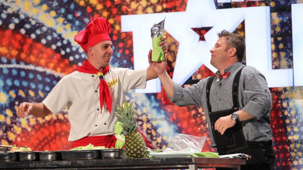 Smiley si Bartos pregatesc shaorma si merg la control prin vagoane in noul sezon al super show-ului 