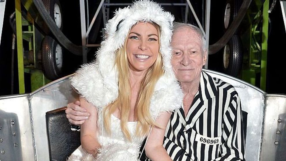 Văduva lui Hugh Hefner, dezvăluiri despre orgiile la care participa în vila Playboy: ”Era jenant”