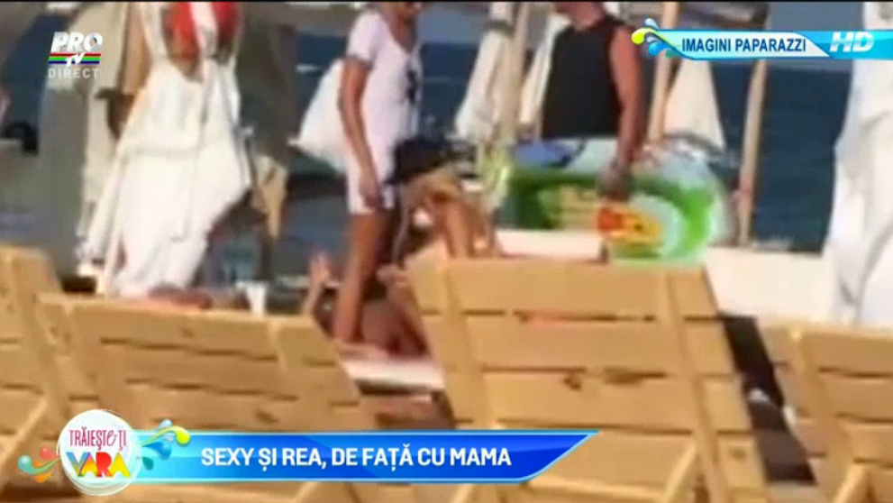 Sexy si rea de fata cu mama