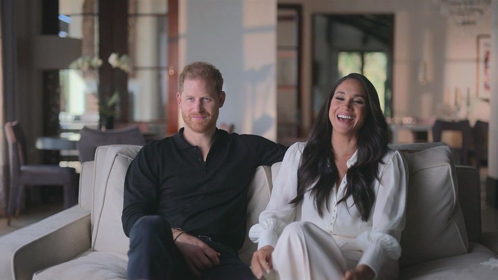 Meghan Markle, în picioarele goale și cu blugi jerpeliți când i-a întâlnit prima oară pe William și Kate