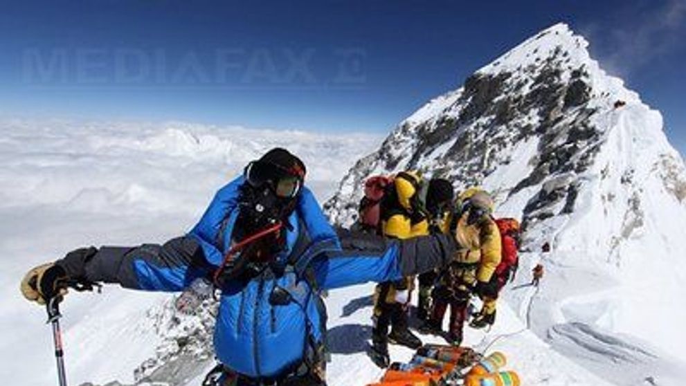Solutie inedita pentru protectia mediului: toalete portabile pe Everest!