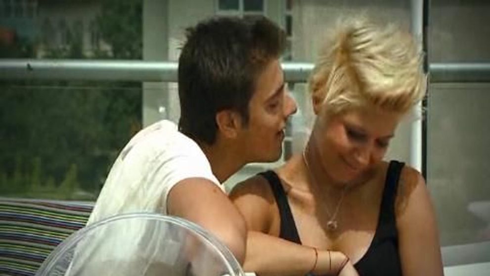 Cate cupluri, atatea intrigi si provocari. 