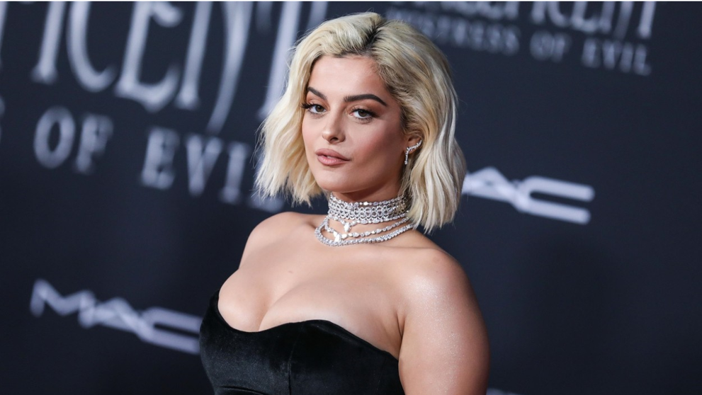 Bebe Rexha, fotografie incendiară pe plajă. Poza cu care și-a înnebunit fanii