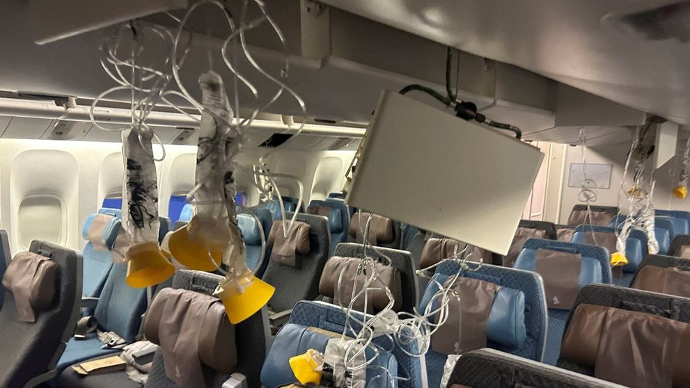 Imagini cu dezastrul făcut de turbulențele puternice în avionul din Singapore! Pasagerii, mărturii de groază despre momentele cumplite