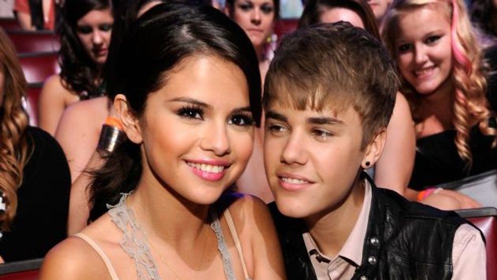 Fotografiile care demonstreaza ca Justin Bieber si Selena Gomez s-au impacat. Cantaretul s-a dat singur de gol pe o retea de socializare
