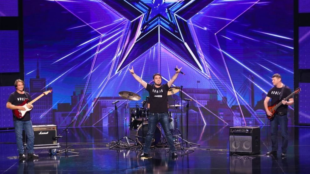 Un număr de stand-up ieșit din comun. Alexandru Vraciu și colegii lui au ridicat publicul în picioare