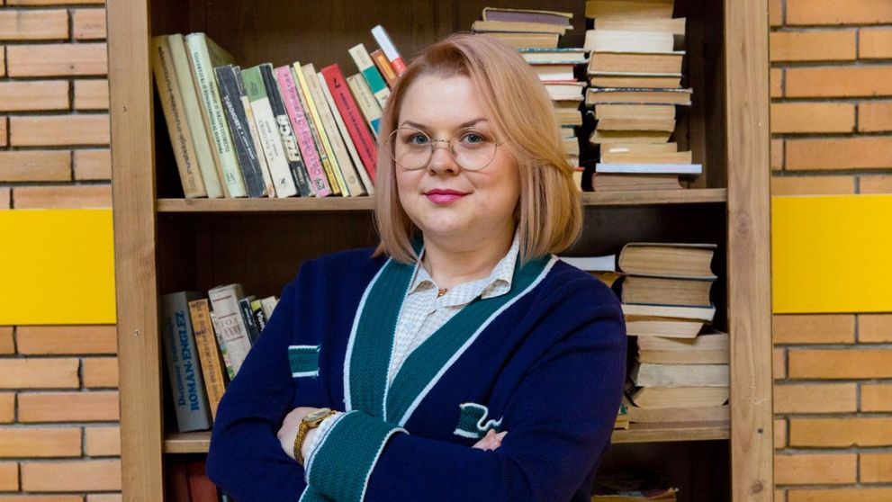 Profu deschide catalogul - Alina Mîndru, simpatica Codoiu: 
