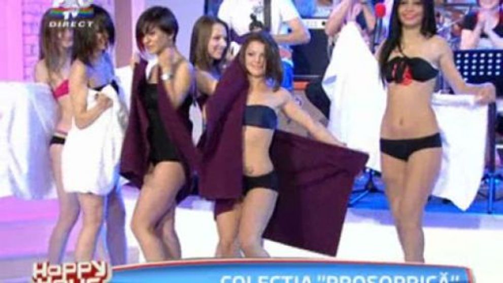 Surprize pentru Rica Raducanu de ziua lui: fete infasurate in prosoape VIDEO