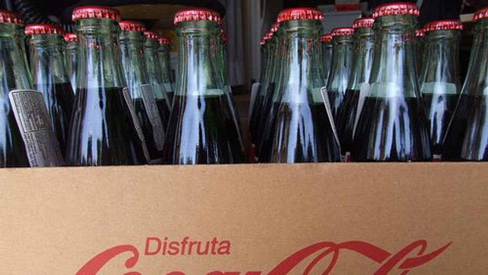 Americanii renunta pe rand la Coca Cola din sticla de plastic. Cu ce au inlocuit-o: 