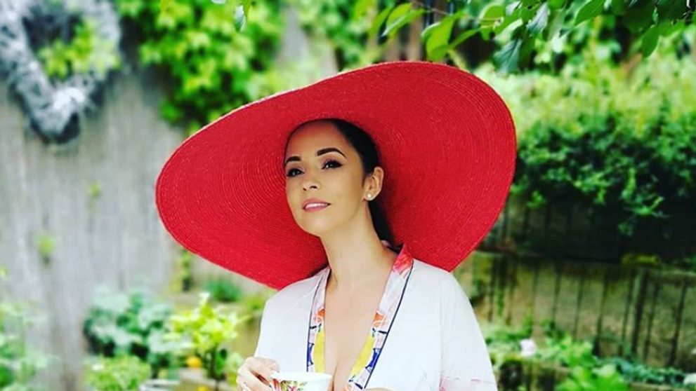 Andreea Marin și sora ei, fotografie rară de familie. Cum au fost surprinse cele două