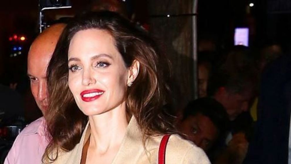 Primele fotografii cu Angelina Jolie dupa ce tabloidele au scris ca ar cantari doar 35 de kilograme. Cum arata acum