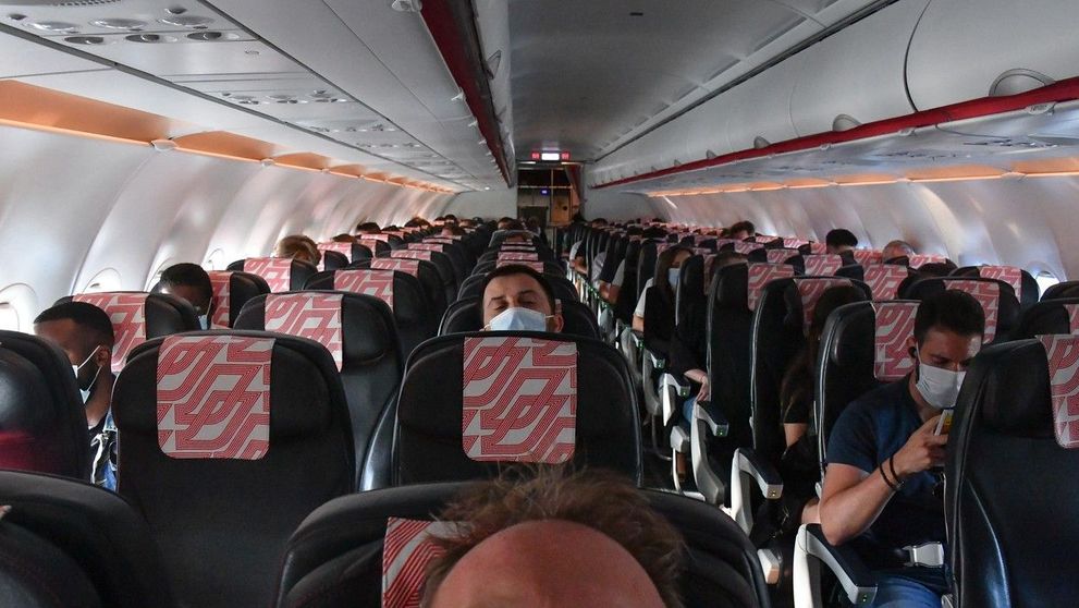 O companie aeriană promite călătorilor înmormântare gratuită dacă se infectează cu Covid-19