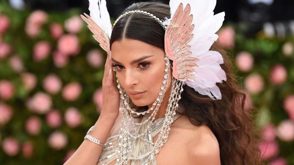 Emily Ratajkowski, ținută incredibil de sexy la o ieșire în oraș