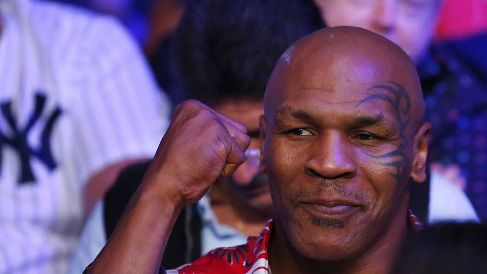 El este plin de muschi si bate tot in ring, insa trebuie sa o vezi pe sotia lui. Cum arata partenera lui Mike Tyson
