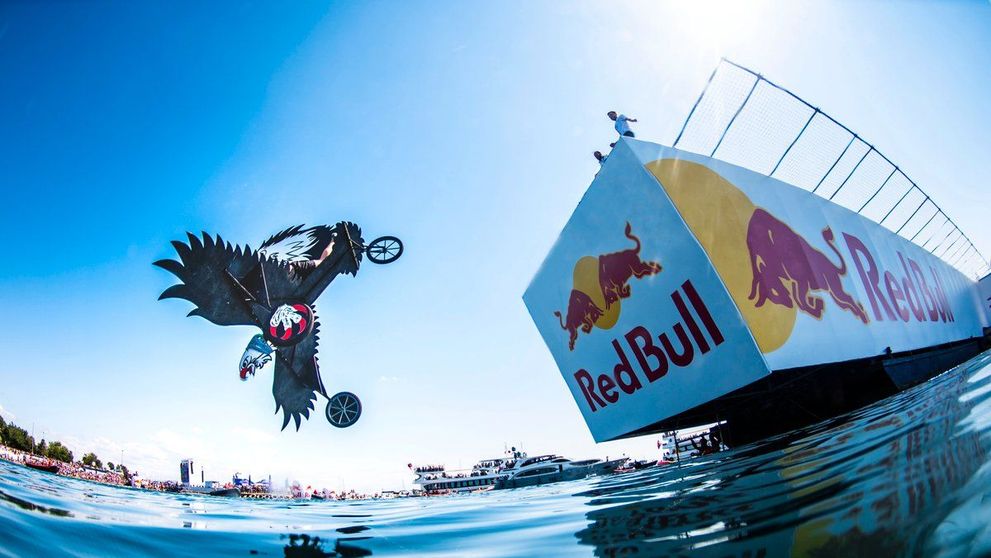 Red Bull Flugtag aterizează pe 17 septembrie în București, pe insula Lacul Morii