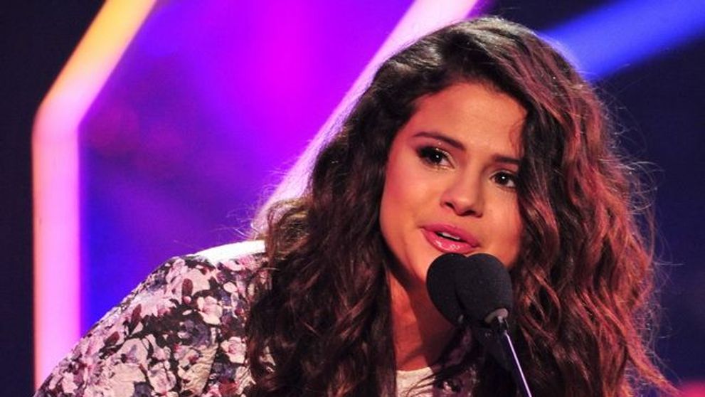 Hotarata sa-l cucereasca definitiv pe Justin Bieber. Cum s-a imbracat Selena Gomez la cea mai recenta intalnire cu iubitul ei