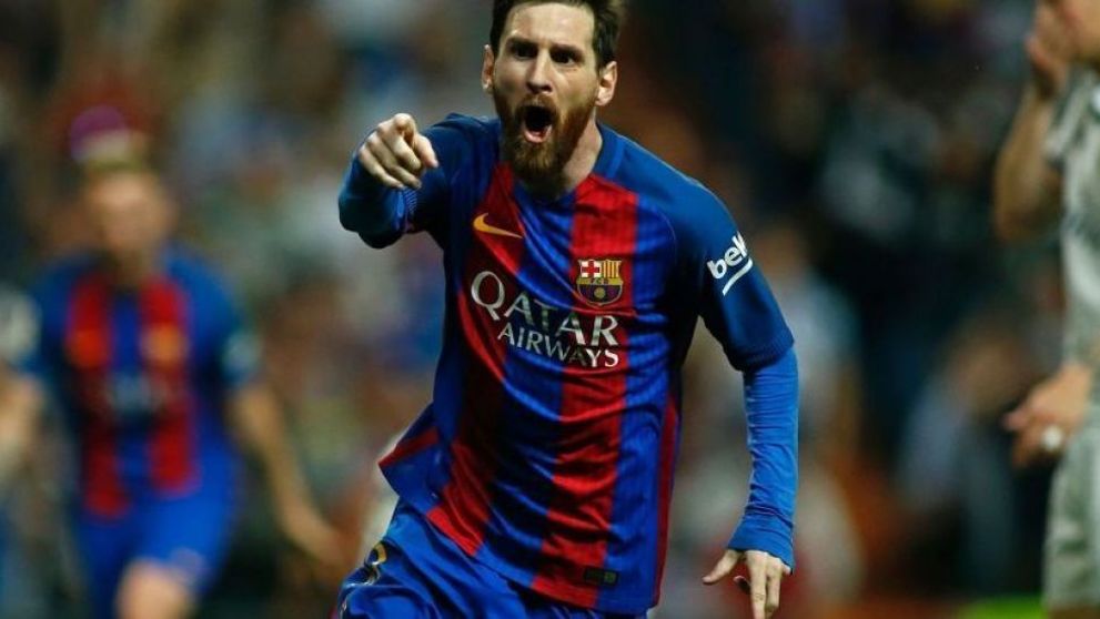 Imaginea geniala cu Messi si cainele sau urias. E aproape la fel de mare ca el!