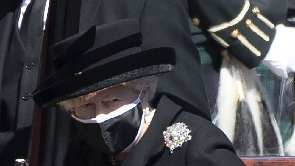 Ce a purtat Regina Elisabeta a II-a în geantă la funeraliile soțului ei, Philip