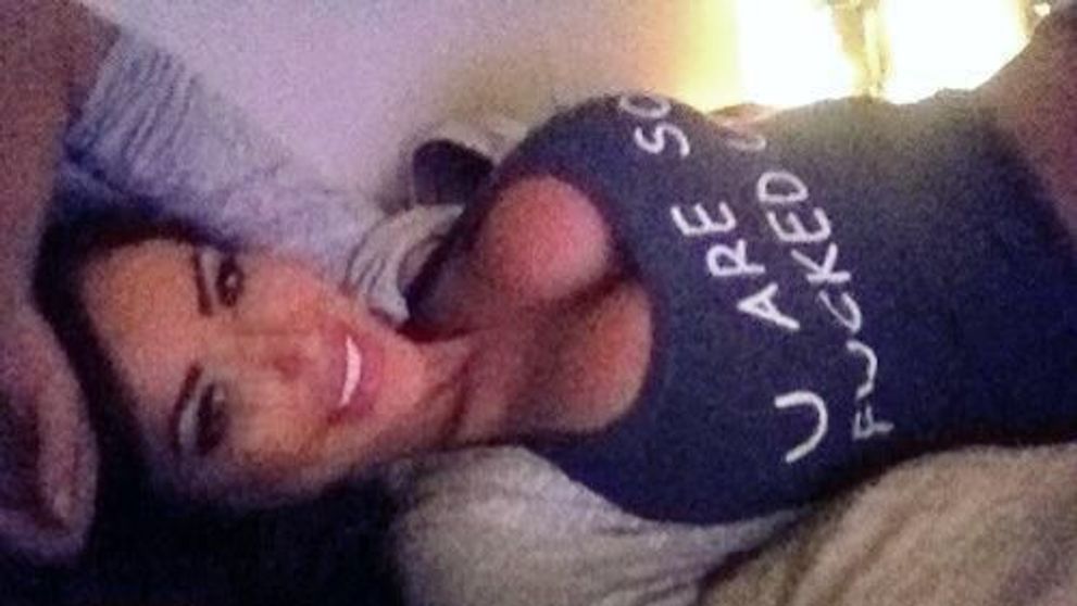 Bianca Dragusanu, ce aparitie! Roscata a sarbatorit vremea calda purtand o rochie extrem de scurta si cu un decolteu pana in talie