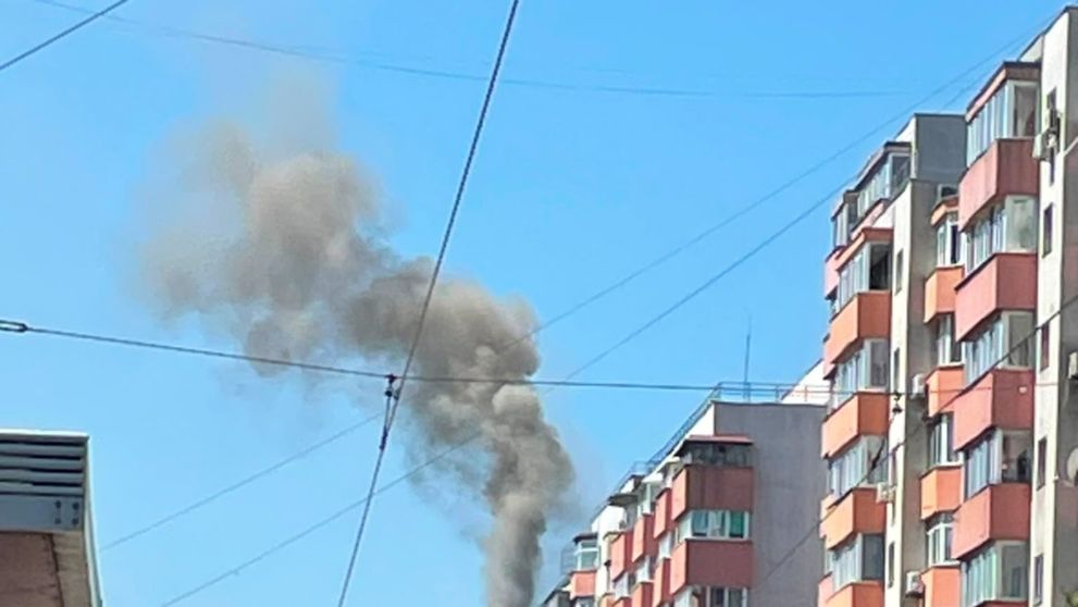 Incendiu puternic în zona Obor din București! Pompierii intervin în forță. Primele informații
