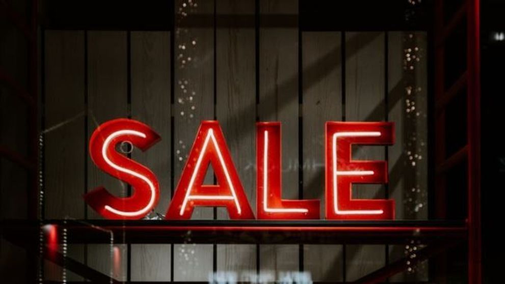 (P) Unde găsești promoții la băuturi de Black Friday?