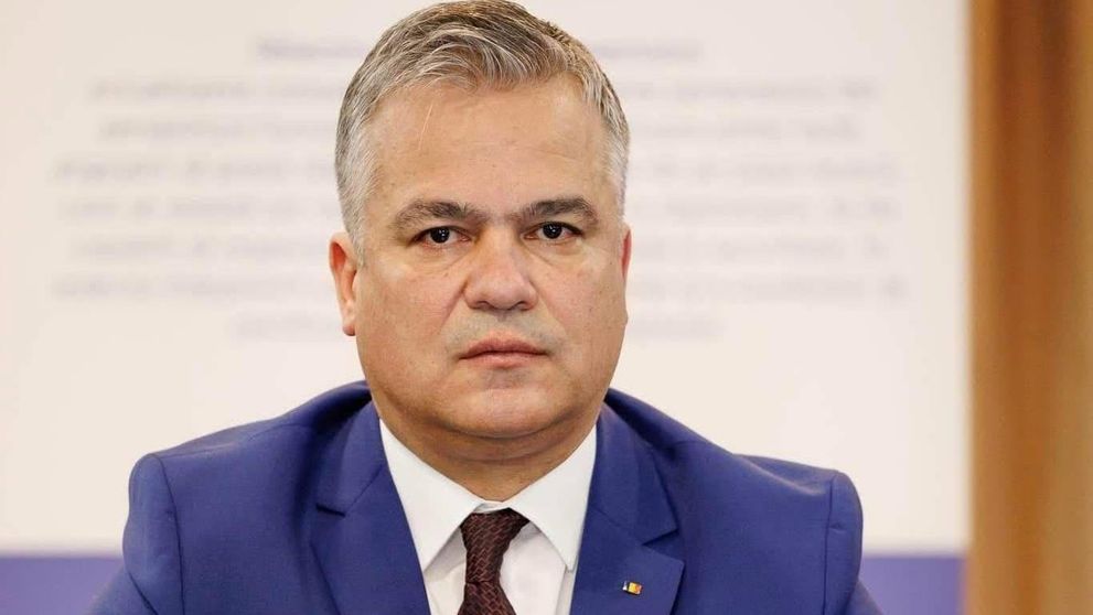 Cine este și cum arată soția lui Adrian Veștea. Premierul desemnat are doi copii