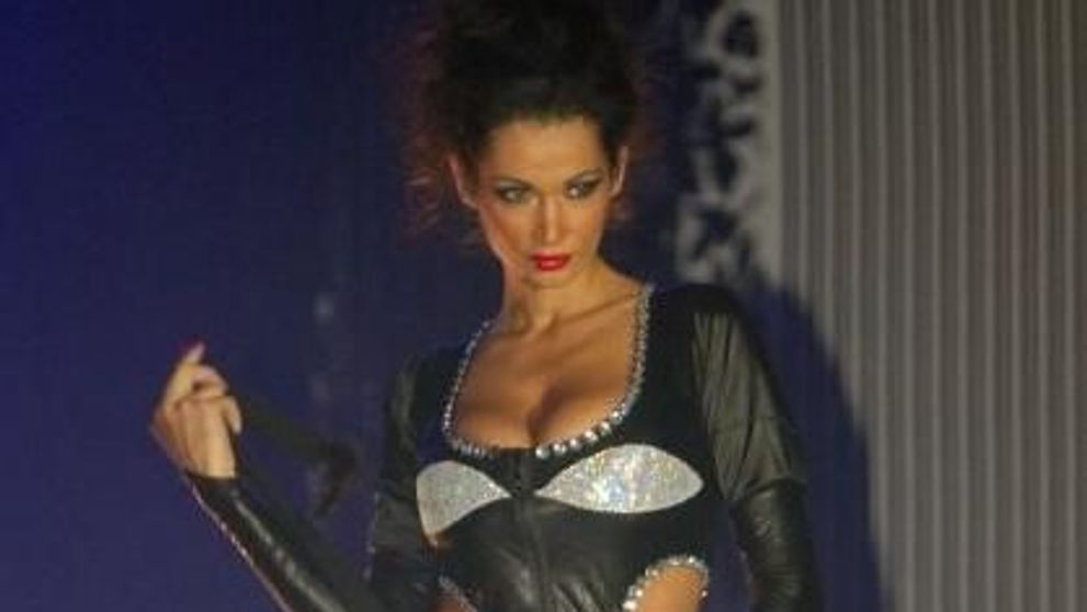 Mamica Nicoleta Luciu - felina pe podium! FOTO