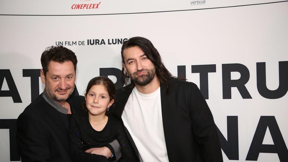Smiley, pe covorul roșu la premiera de gală a filmului „Odată pentru totdeauna”, regizat de Iura Luncașu