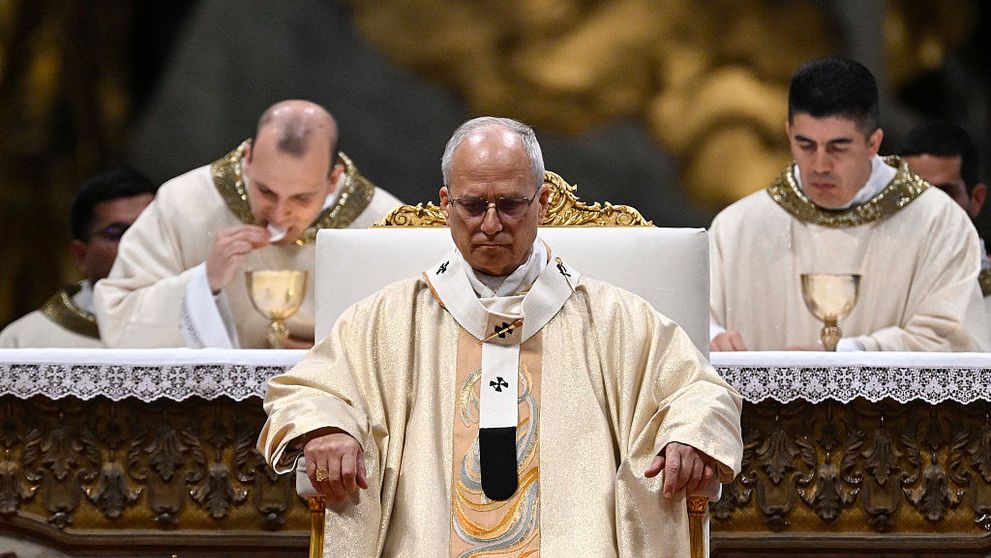 Designerul gay al Papei Leon XIV a dezvăluit secretul veșmintelor Suveranului Pontif. Detaliul pe care nu l-a observat nimeni