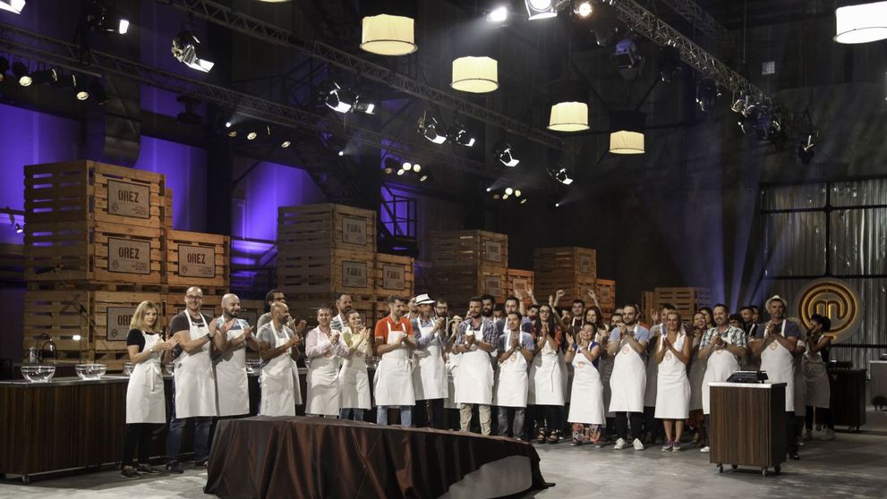 AZI, de la 20:30, incep probele eliminatorii pentru un loc in bucataria MasterChef! Succesul e o lama cu doua taisuri!
