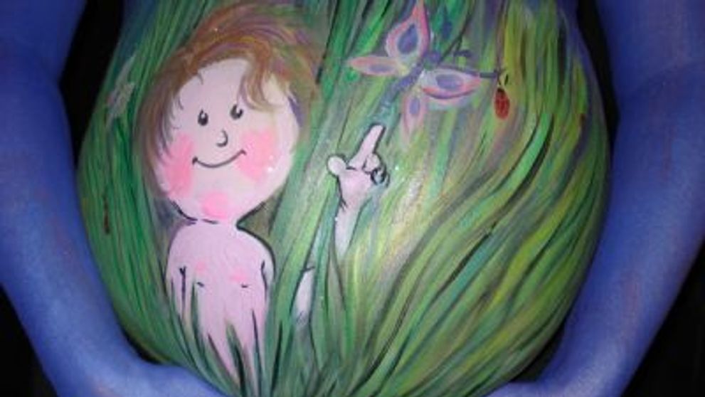 Picturi in cele mai ciudate locuri. Uite cum arata operele unei artiste neconventionale