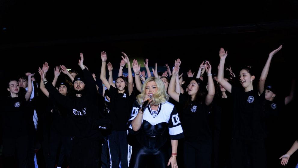 Loredana Groza, show de zile mari pe planșa de scrimă, în cadrul Riposta CUP 2023