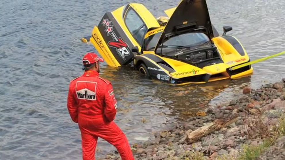 Un accident de de 1.5 milioane dolari! Vezi momentul cand un<span style=