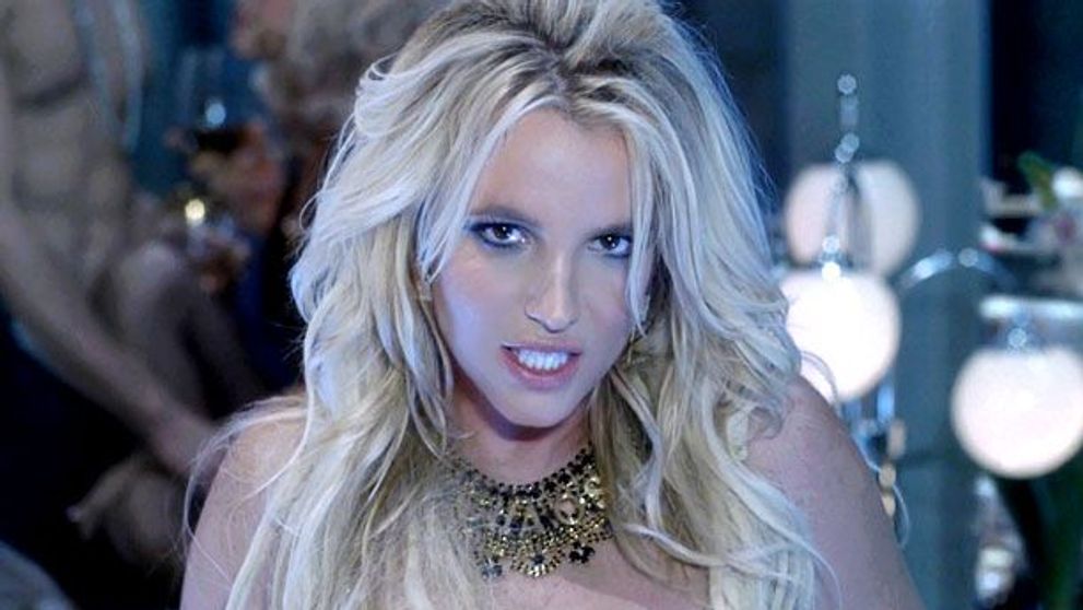 Britney Spears poarta corset romanesc in cel mai nou videoclip