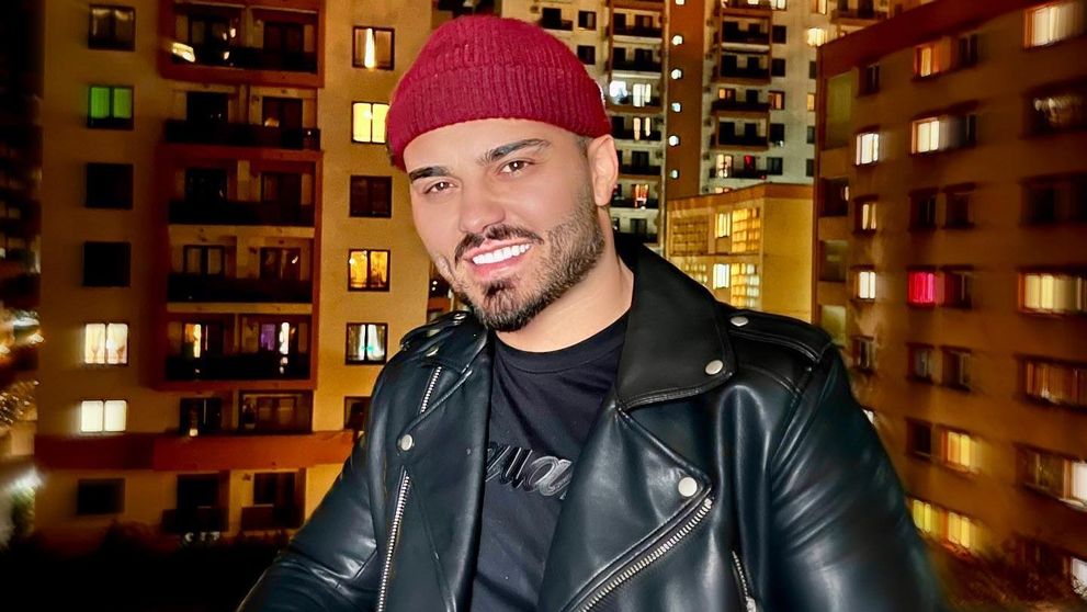 VIDEO VIRAL: Jador s-a sărutat cu o fană la un concert, apoi a înjurat-o: „Mamă, iartă-mă!”