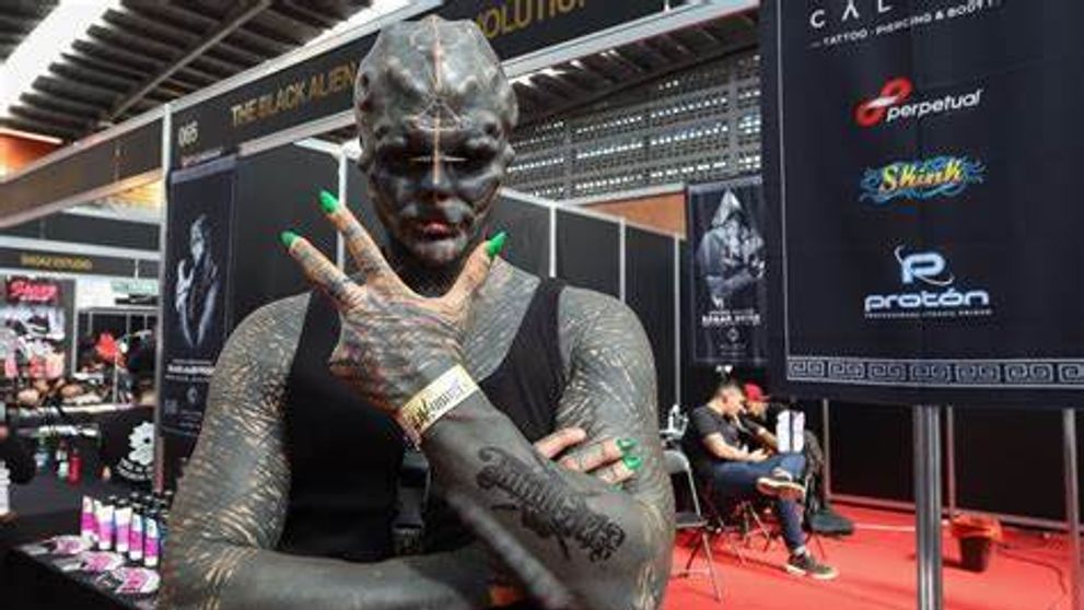 „Extraterestrul negru”, cel mai modificat om din lume, vine la București! Cine este Anthony Loffredo, invitatul special de la International Tattoo Convention Bucharest