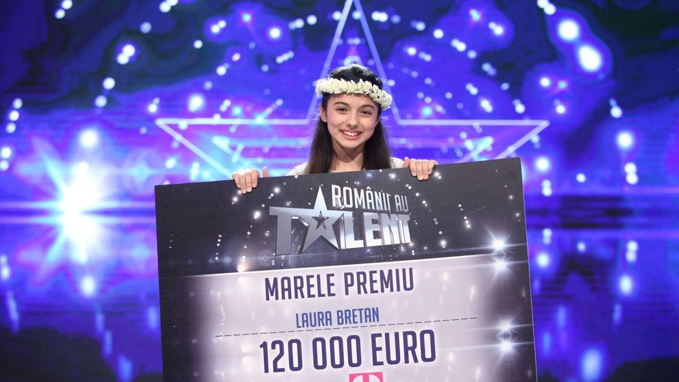 Andra si Laura Bretan, imaginea care a topit inimile fanilor. Cum s-a fotografiat cantareata alaturi de castigatoarea Romanii au talent 2016
