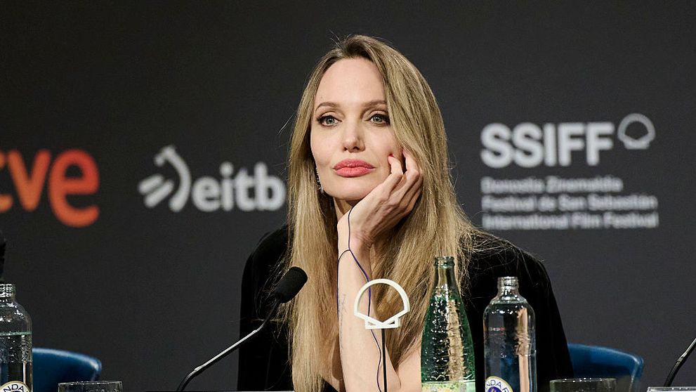 Angelina Jolie: „Trăim vremuri foarte, foarte grele. Nu-mi recunosc țara.” Ce a determinat-o pe actriță să reacționeze astfel