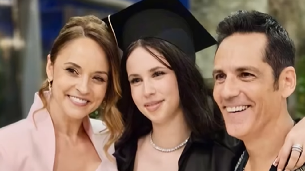Violeta Bănică, imagini emoționante cu părinții de la absolvirea liceului. Andreea Marin și Stefan Bănică, apariție rară împreună