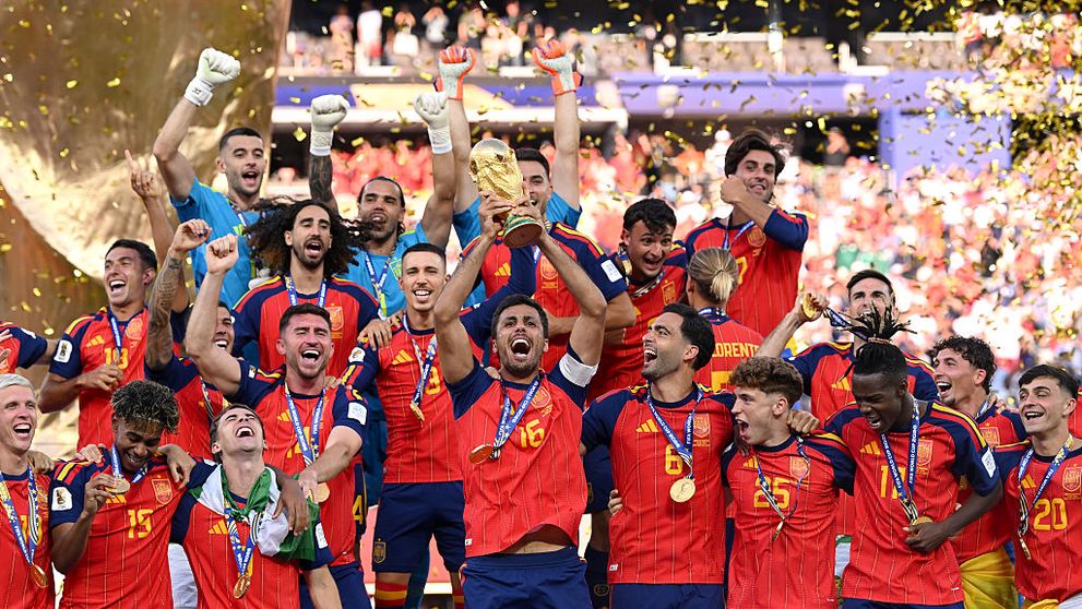 De ce jucătorii Argentinei s-au întors cu spatele când echipa Spaniei ridica trofeul, la Cupa Mondială 2026! Explicația lui Lisandro Martinez