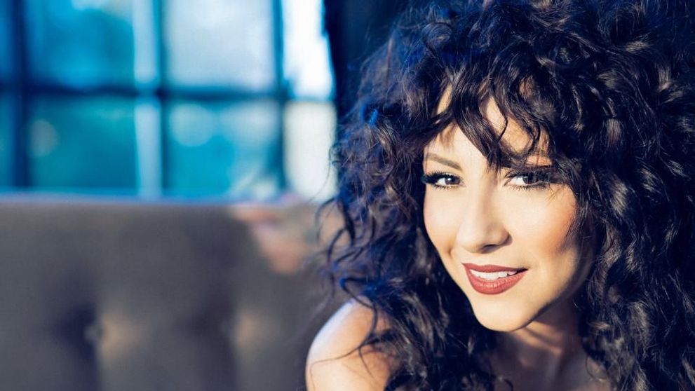 Andra, mai tare ca Mariah Carey. Ascult-o cum canta cel mai bun cantec de Craciun, 