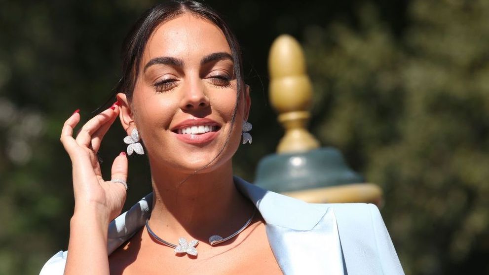 Georgina Rodriguez, la plajă în Dubai însărcinată cu gemeni. „Sunt mândră de familia mea”