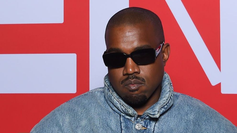 Gafele lui Kanye West care l-au transformat într-o vedetă indezirabilă. Cum a decăzut artistul