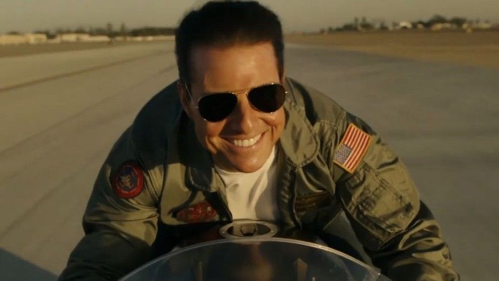 Tom Cruise, pe posterul noului film ”Top Gun: Maverick”: ”Ești un dinozaur”