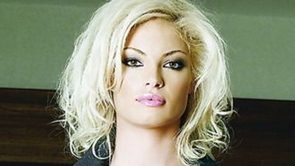 Valentina Pelinel: 