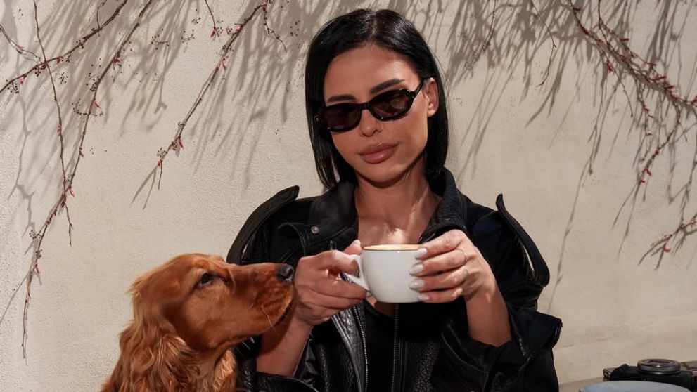 Andreea Popescu l-a prezentat pe bărbatul care îi dă bani lunar. Le-a dat peste nas cârcotașilor care au spus că stă pe banii lui Rareș Cojoc: „Datorită ție pot să plătesc chiria, să cumpăr mâncare la copii”