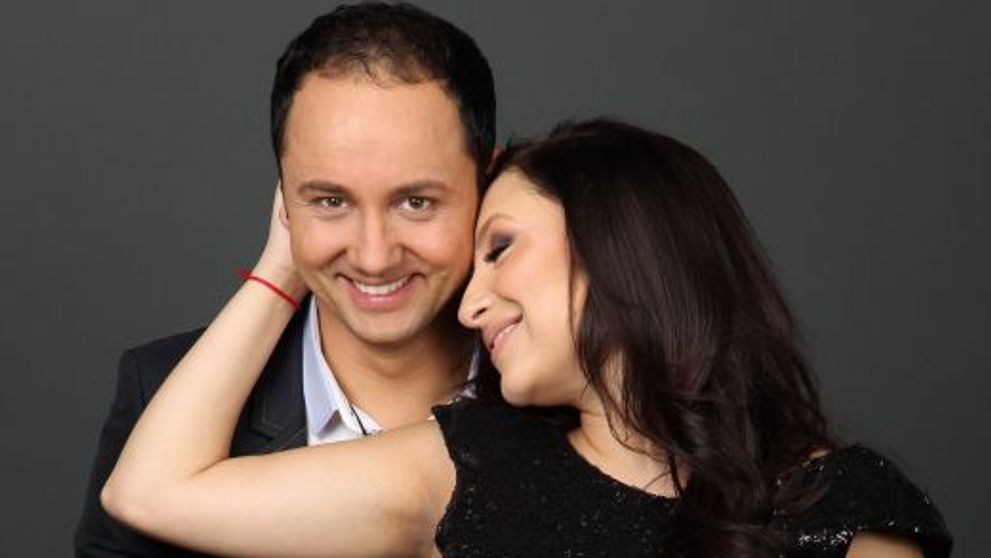 Catalin Maruta i-a facut Andrei o surpriza de Ziua Femeii: Holograf le-a cantat piesa lor preferata